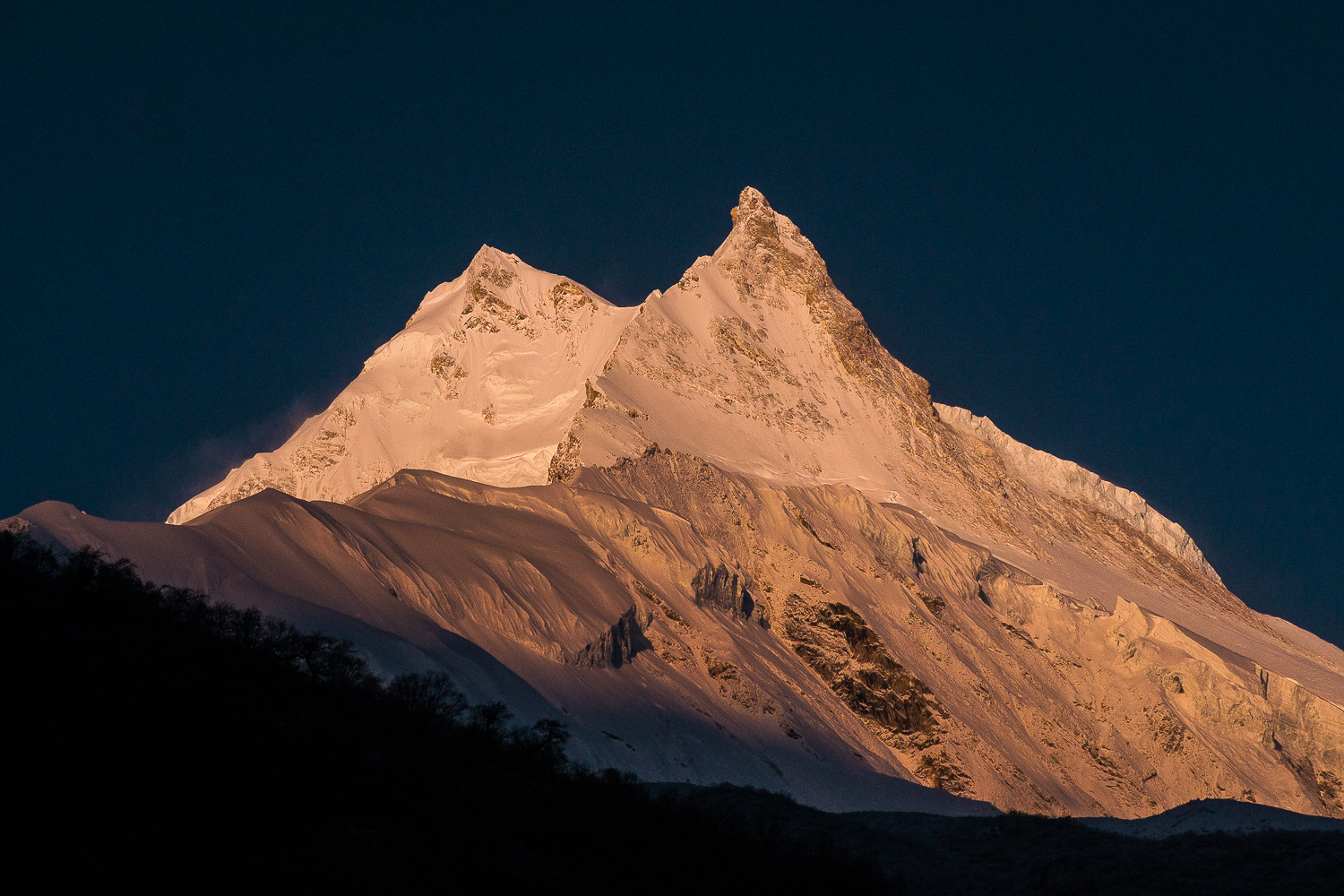 Manaslu Tsum Valley Trek - 16 Days